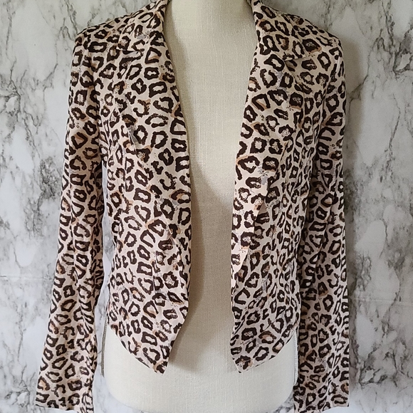 BONGO Jackets & Blazers - Bongo leopard cropped jacket size medium